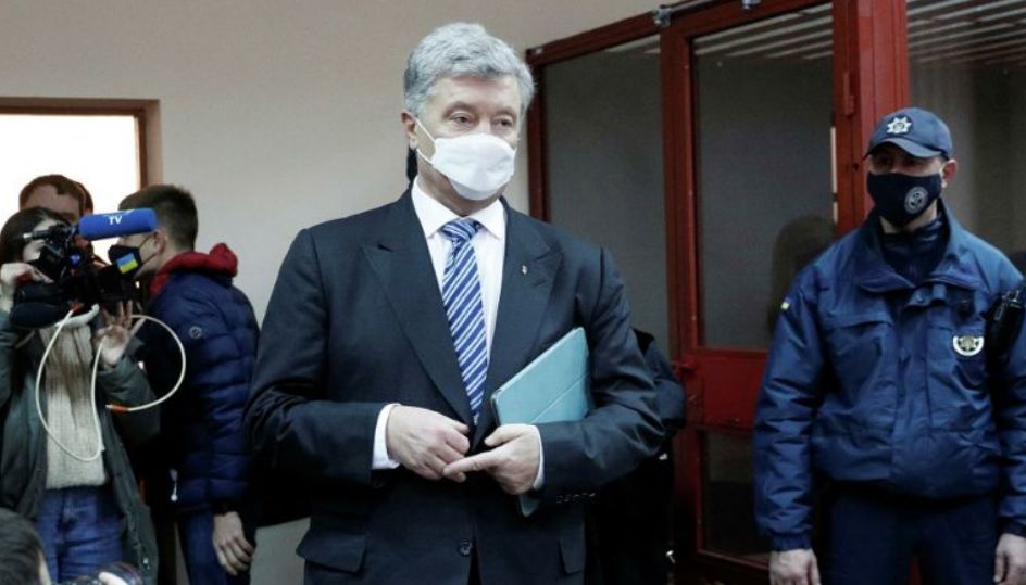 Суд по делу Порошенко перенесли.