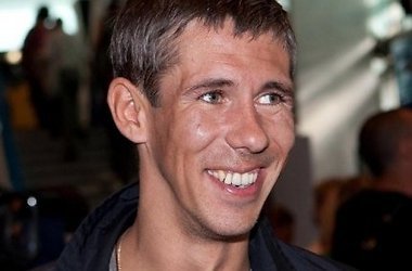 Актер Алексей Панин категорически отрицает, что он женат, но его друг Андрей Ковалев утверждает, что Панин и его жена Людмила очень хорошо всех водят за нос.