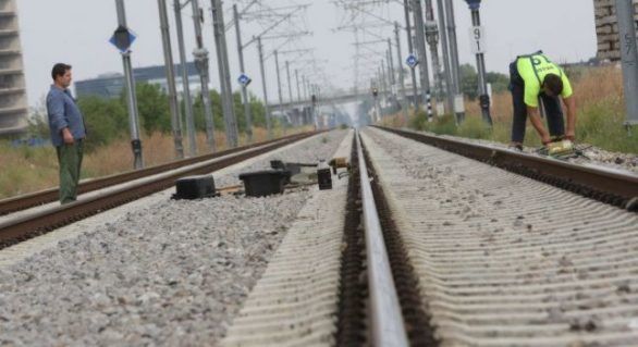 Un bărbat a murit după ce a fost lovit de un tren în Capitală