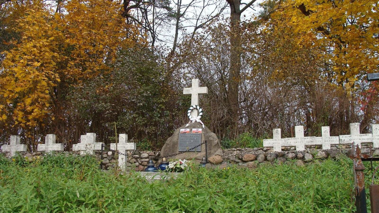 В Беларуси уничтожили погребение польских солдат: МИД Польши требует реакции.