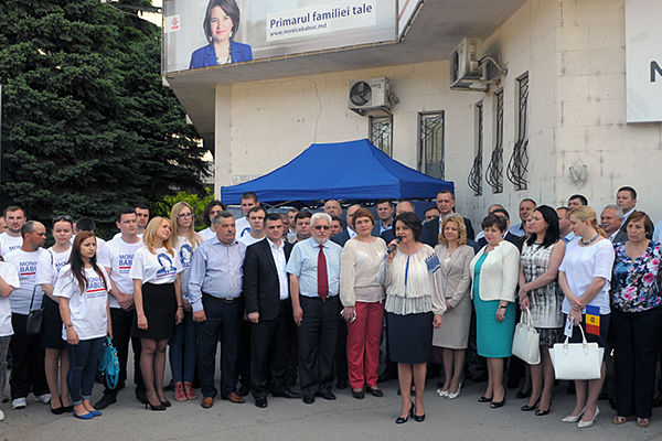 La centrul „Primăria familiei tale”, care se află pe strada Titulescu nr. 1, deja pot fi depuse solicitări, iar acestea urmează a fi preluate de experţi.