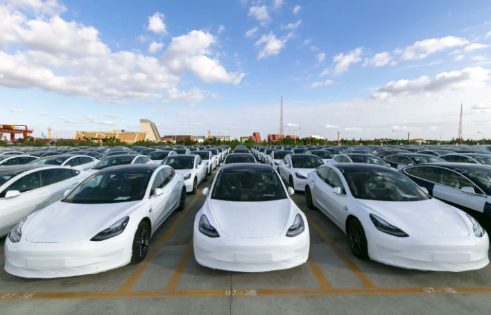 Tesla и еще 10 автопроизводителей отзывают в Китае 4,3 млн машин из-за аварийных дверных ручек.
