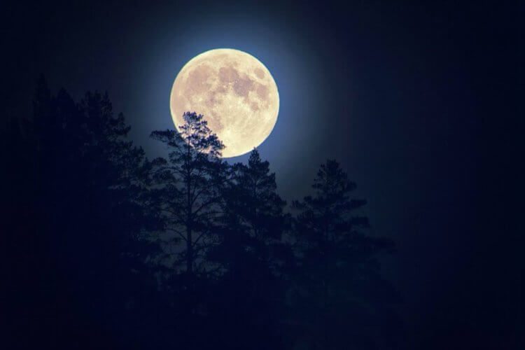 Определен возраст самых молодых пород на поверхности Луны.