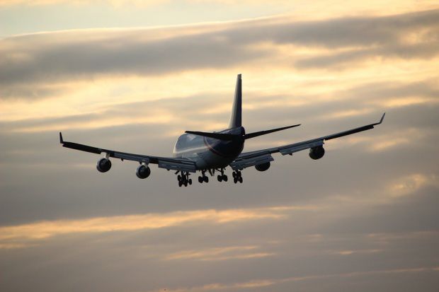 Panică la bordul unui avion United Airlines. 