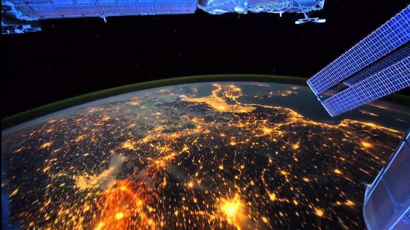 Россия разработает систему спутников для широкополосного интернета.