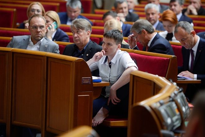 Савченко впервые выступила в Раде в качестве народного депутата.