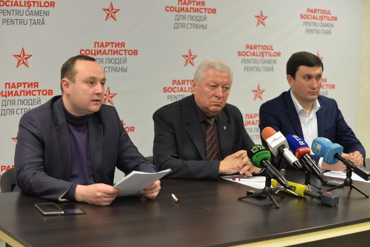 Правительство увеличило возраст выхода на пенсию, чтобы сэкономить на пенсионерах.