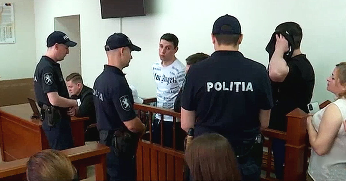 Дело о подготовке массовых беспорядков: гражданину РФ продлили арест.