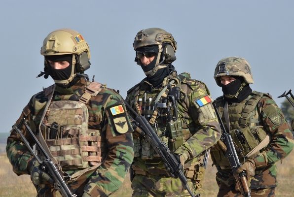 Молдавские и румынские спецназовцы провели учения на полигоне в Бульбоаке.