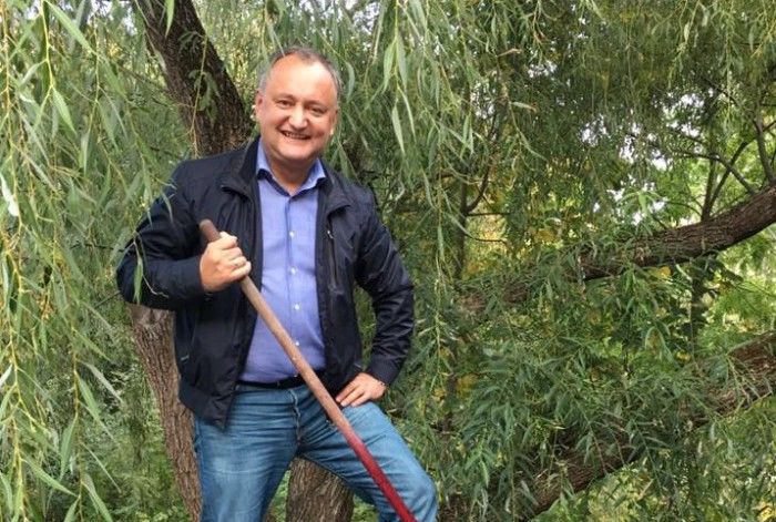 Igor Dodon - primul cetățean de onoare a localității Sadova. Foto: facebook.com