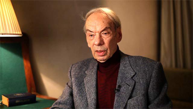 Алексей Баталов после госпитализации пошел на поправку.