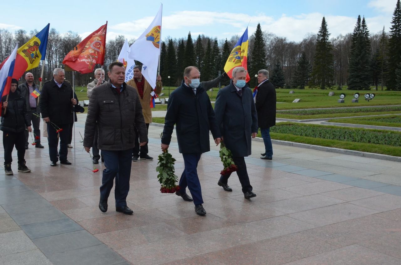 Чебан почтил память жертв блокады Ленинграда.