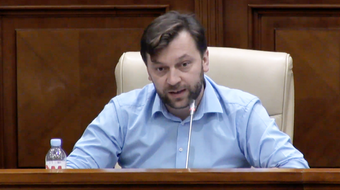 Думитру Алайба раскритиковал решение Октавиана Цыку покинуть фракцию Платформы DA.