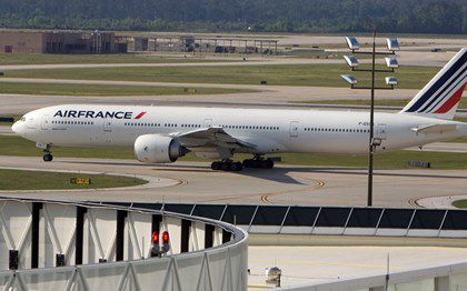 Устройство было найдено в одном из туалетов лайнера Boeing 777.