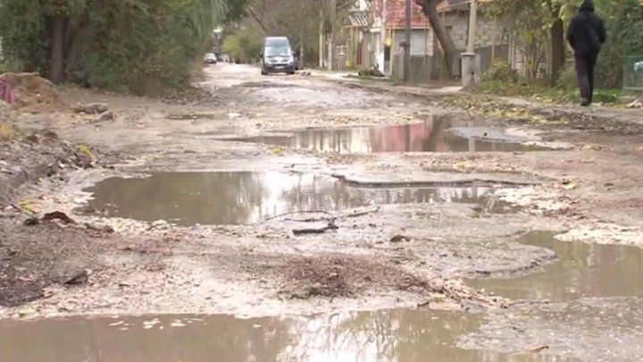 Bălți: Drumurile proaste împiedică evacuarea gunoiului din curți