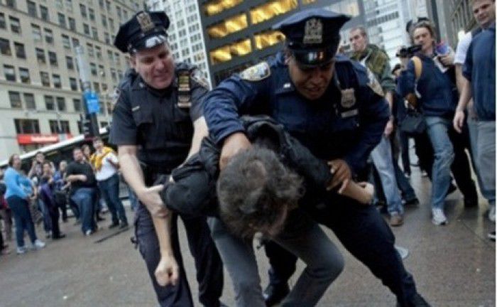 Un bărbat bolnav de autizm care se afla în stare de ebrietate a murit după ce a fost lovit de un polițist. Foto: epochtimes-romania.com