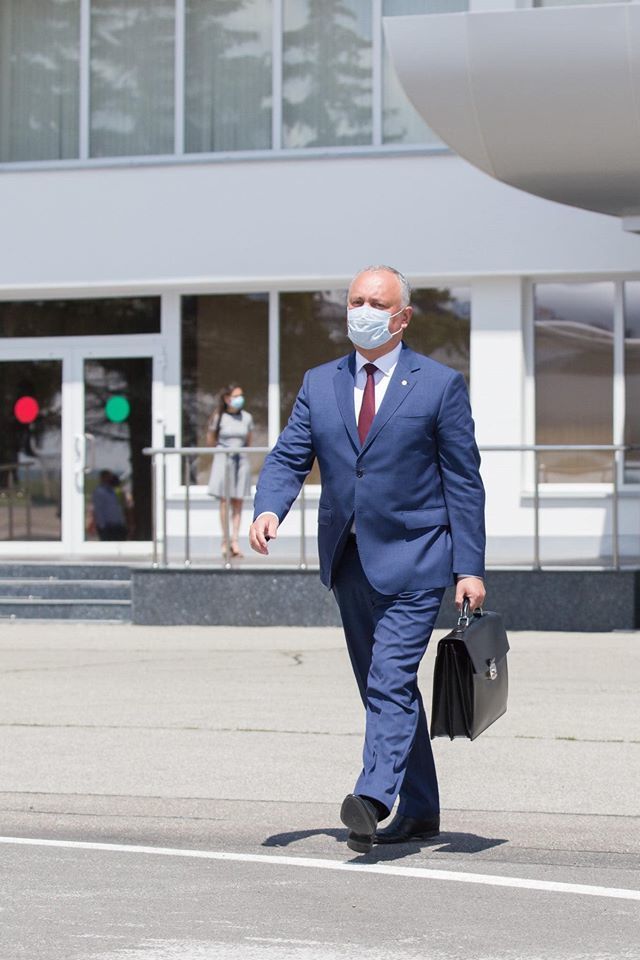 Президент Молдовы отправился во вторник с двухдневным визитом в Москву. 