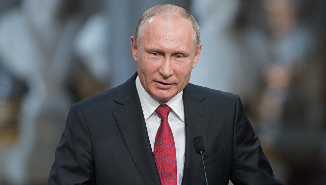 Путин и Стоун посмотрели известный фильм режиссера Стэнли Кубрика "Доктор Стрейнджлав, или как я перестал бояться и полюбил бомбу".