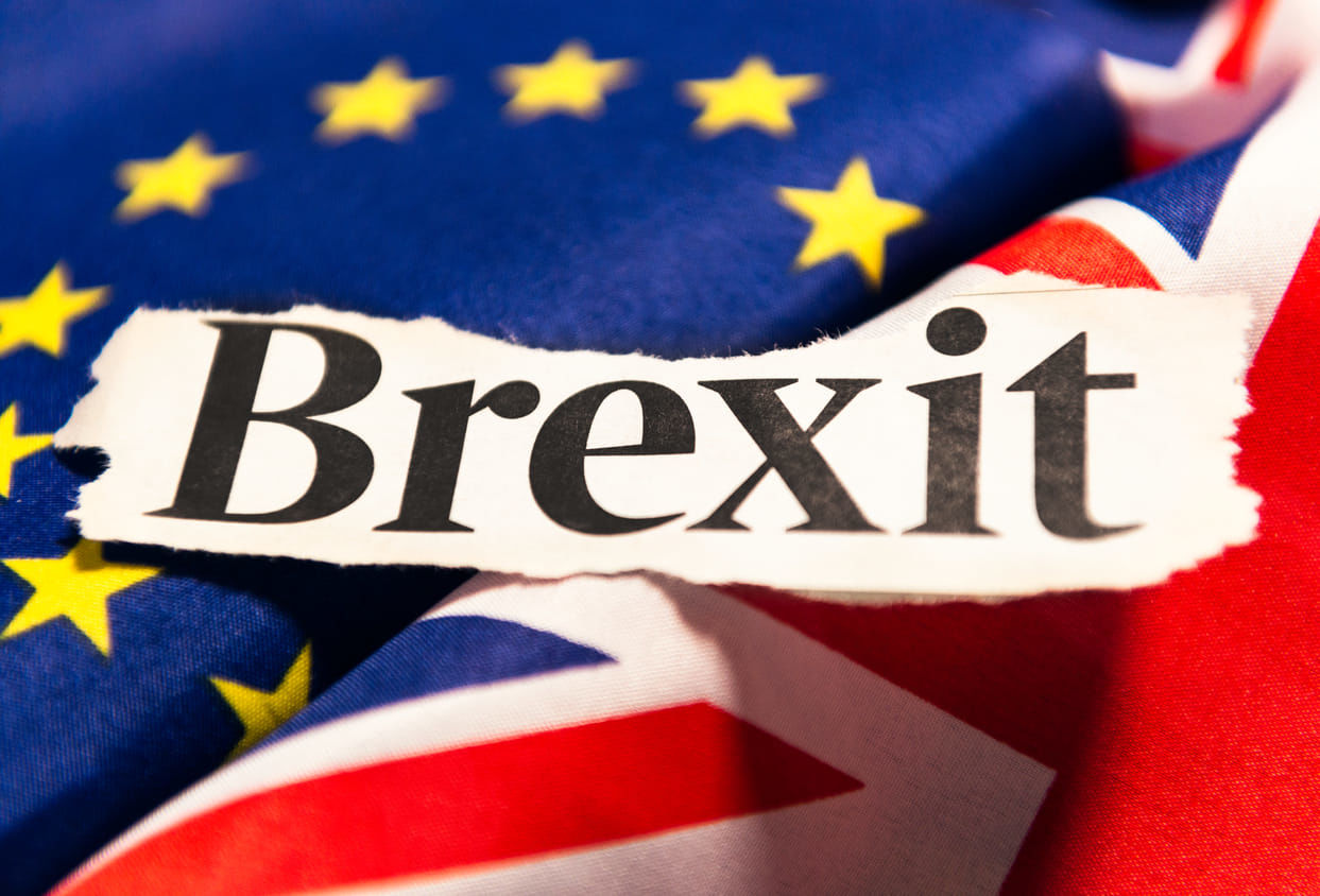 ЕС пригрозил Лондону судом за продолжение нарушений соглашения по Brexit.