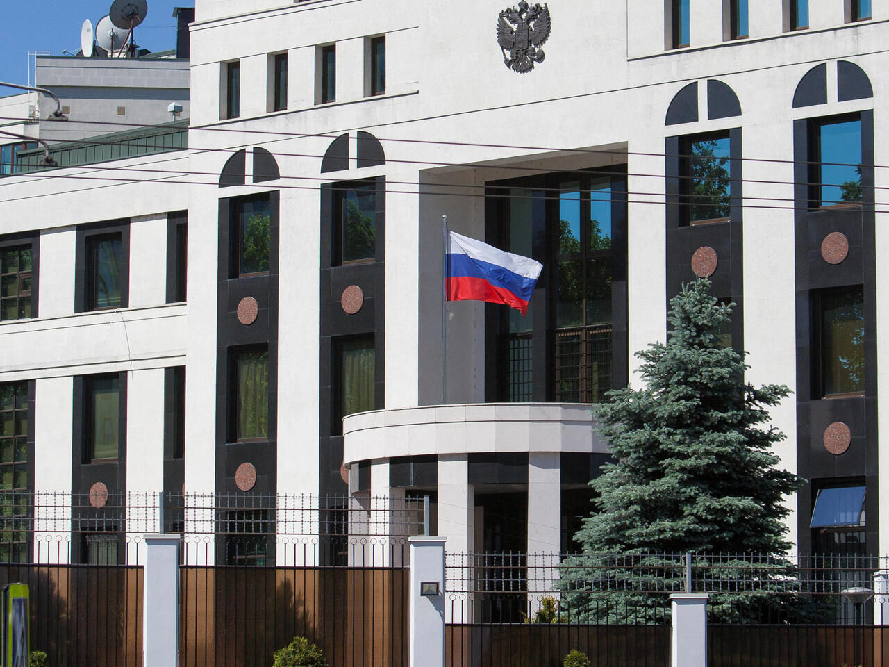 Посольство России в Молдове приостановило оформление биометрических загранпаспортов.