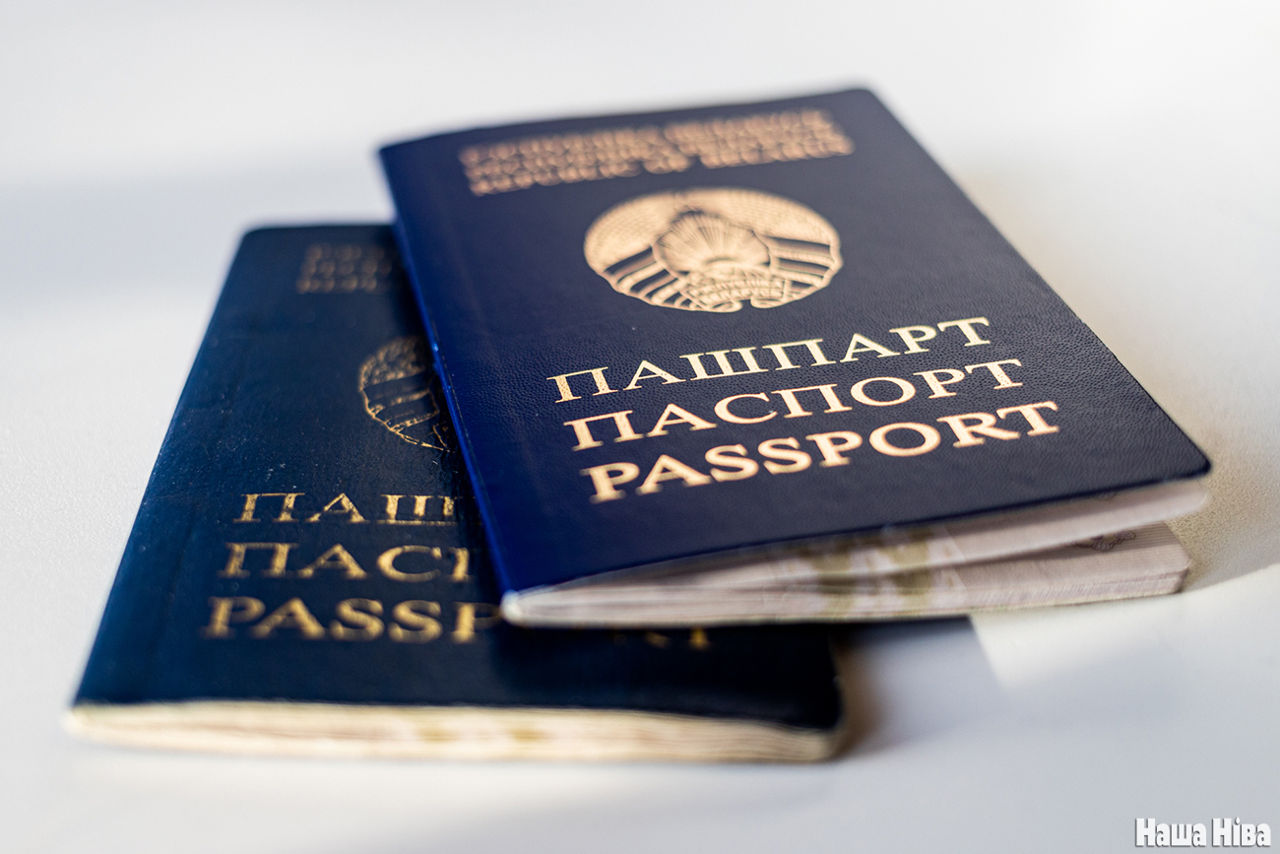 Документ планируют выдавать с помощью ОПК через сеть паспортных центров. 