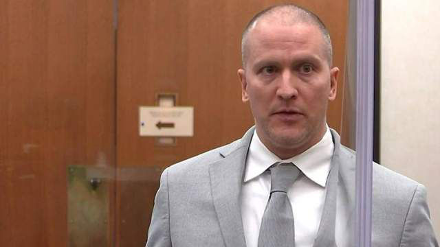 В США осужденный за убийство Флойда экс-полицейский Дерек Шовин получил еще 20 лет.