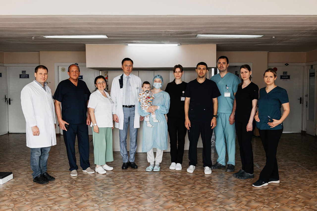 Un transplant de ficat, efectuat pentru prima dată în Moldova la cel mai mic pacient.