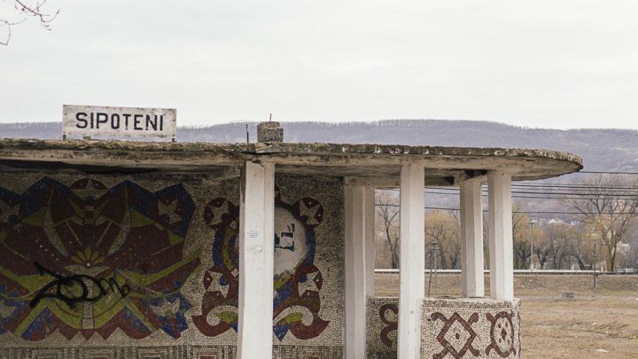 В Сипотенах жалуются на соседство с птицефабрикой.