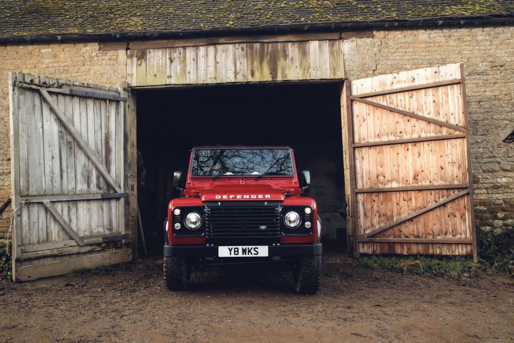 Land Rover Defender primeşte o ediţie aniversară