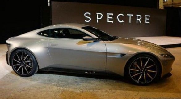 Aston Martin DB10 este un coupé cu două uşi creat special pentru James Bond. Foto: promotor.ro
