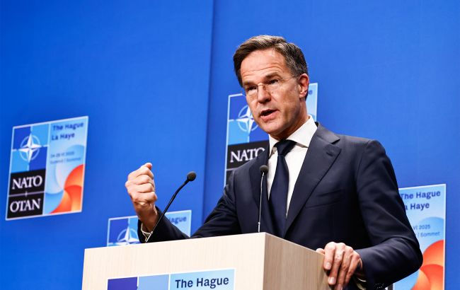 Rutte: NATO a depășit Rusia în producția de muniție.