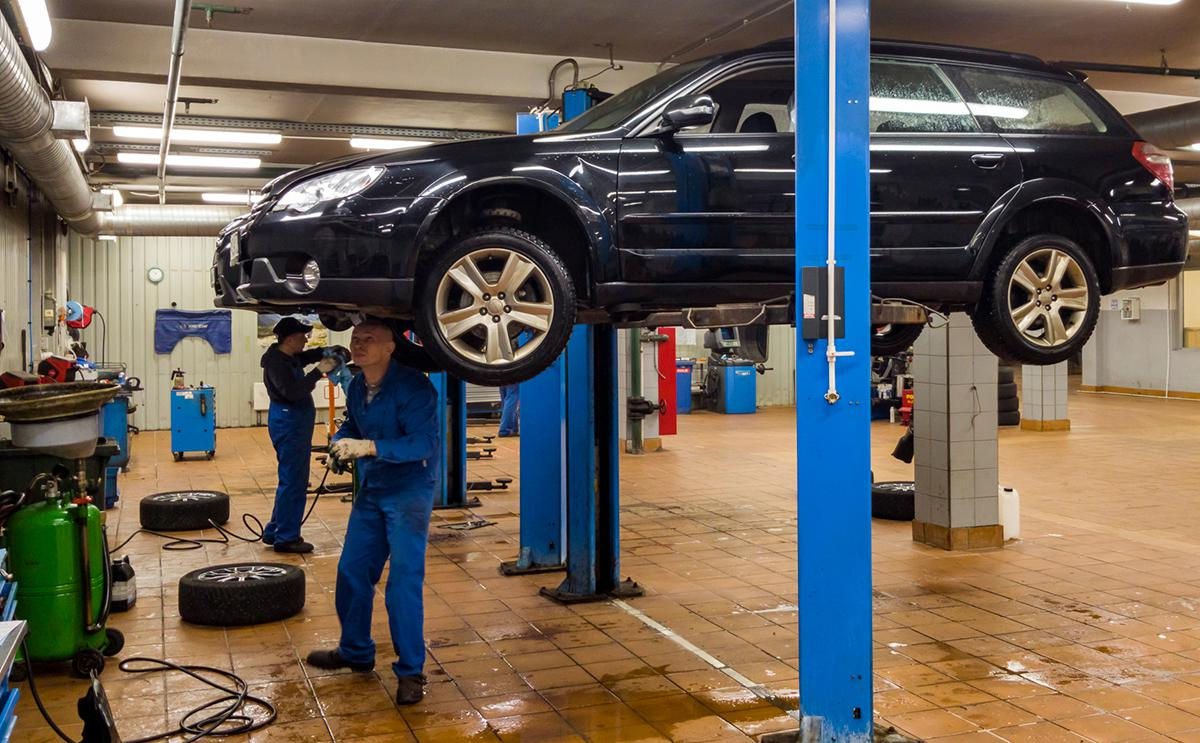 Noile cerințe pentru service-urile auto pot duce la creșterea prețurilor pentru reparația mașinilor.