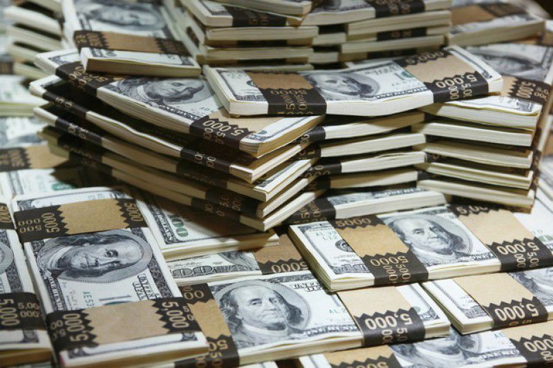 Banca Națională a intervenit ieri cu 34 de mln de dolari pe piața valutară.