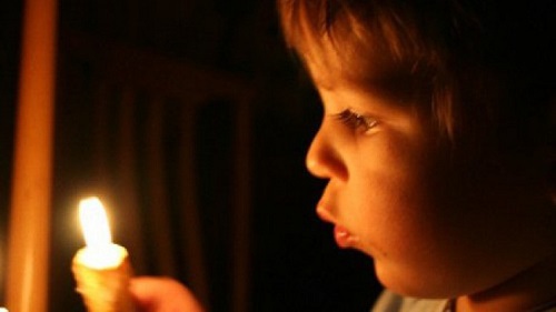 Un băieţel de 5 ani din raionul Ialoveni a luat foc în timp ce se juca cu bricheta tatălui.