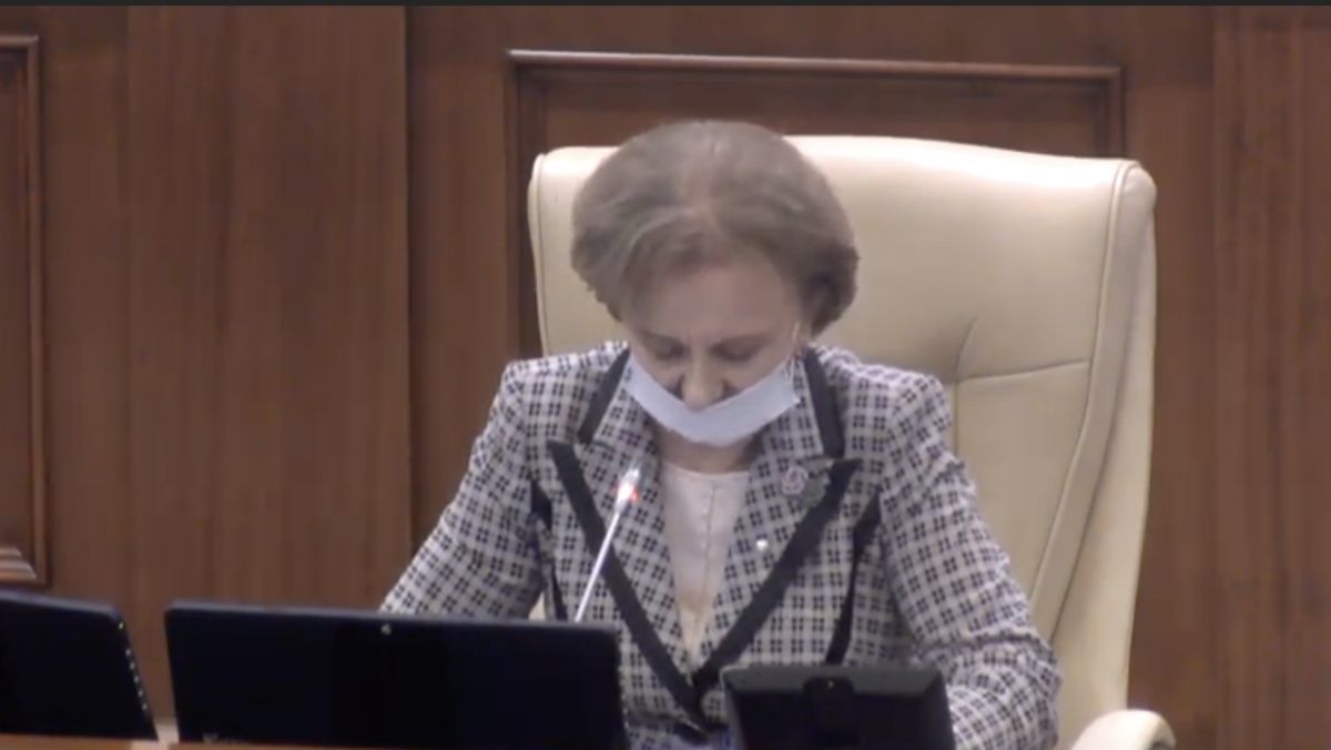 Тесты депутатов на COVID-19 будут проводиться за счет их личных средств.