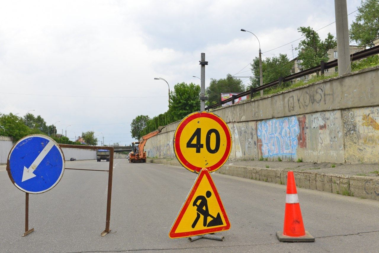 Дорожное движение под мостом на Телецентре было частично ограничено.