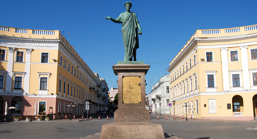 Un grup de necunoscuți a devastat clădirea vămii din Odesa. Foto: Sputnik/ Sergej Poljakov