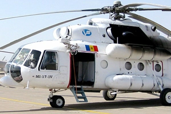 Copiii de la Şcoala primară-grădiniţă „Ilie Fulga” din Stăuceni au propriul elicopter. Aparatul de zbor a fost procurat din banii localităţii şi instalat pe teritoriul instituţiei în scop educativ. 