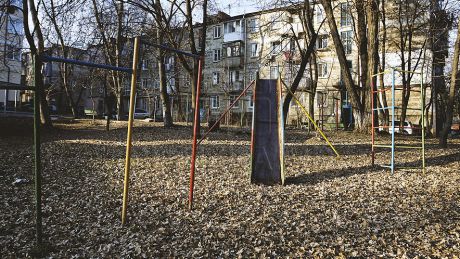 Terenurile de joacă din Capitală sunt un pericol pentru copii. Foto: publika.md