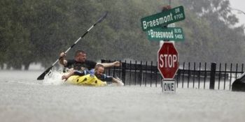 America sub ape! 18 decese provocate de uraganul Harvey. Foto: b1.ro