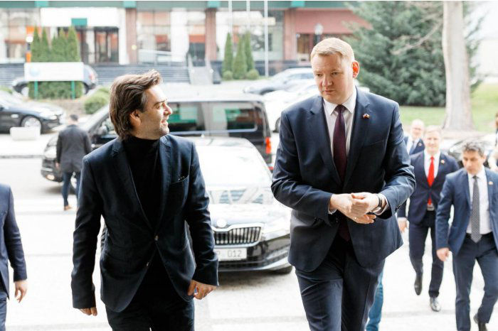 Вице-премьер Нику Попеску провел встречу с председателем парламента Латвии.