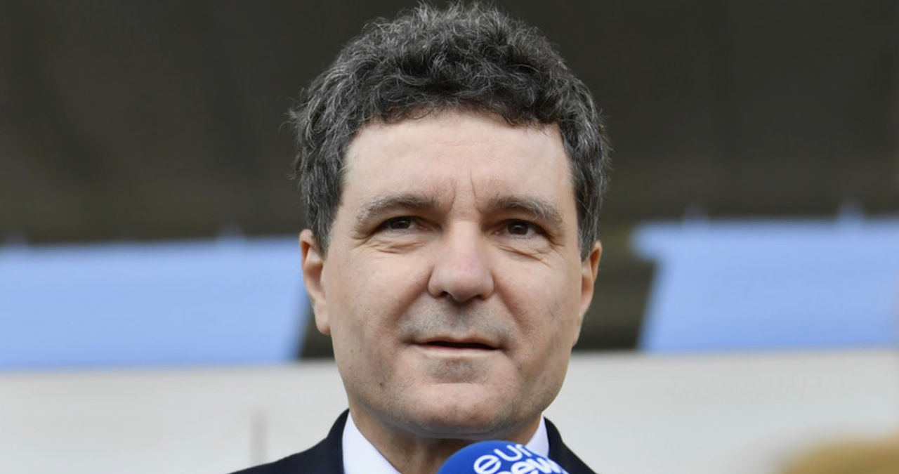 Nicușor Dan promulgă legea care sancționează coruperea funcționarilor publici străini.
