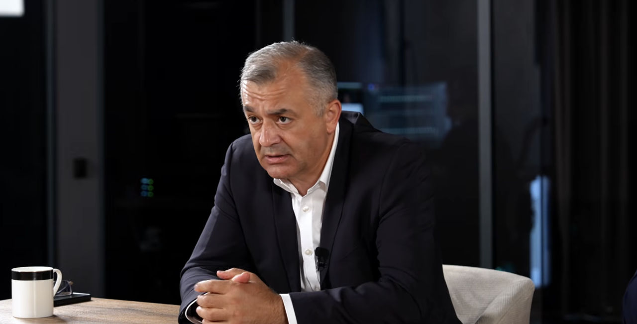 Кику: Общество вынуждено расплачиваться за годы ошибочной экономической политики.
