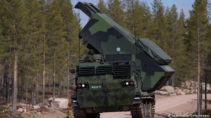 Великобритания собирается направить в Украину ракетные системы M270.