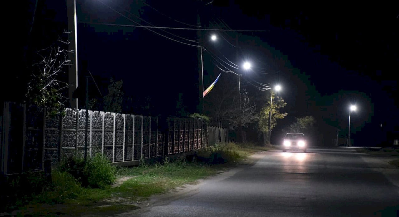Poliția îndeamnă cetățenii să respecte măsurile de siguranță în contextul în care afară înnoptează mai devreme.