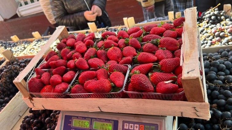 ANSA изъяло партию клубники с повышенным содержанием пестицидов.