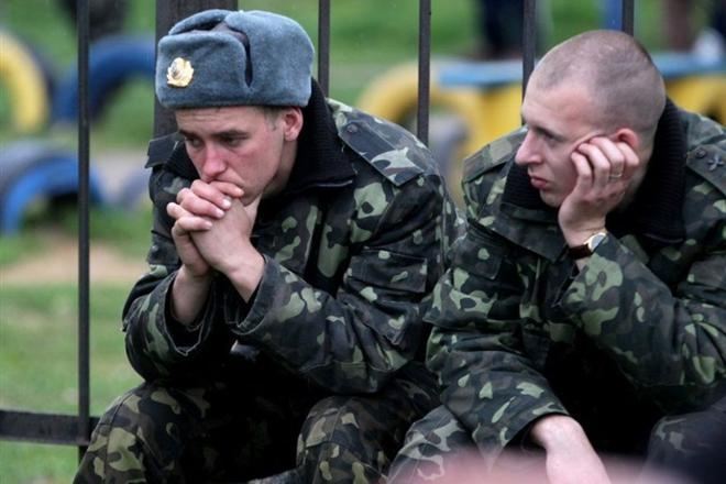 Украинских военных эвакуируют из Крыма.  Фото: obozrevatel.com