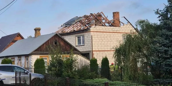 СМИ: Крышу дома в Польше во время вторжения БПЛА развалил не дрон, а ракета с F-16.