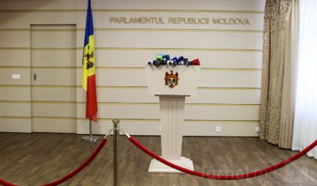 La fel, primarul a precizat că deţine o treime din casă şi un lot de 900 de metri pătraţi la Coloniţa, localitatea sa de baştină.