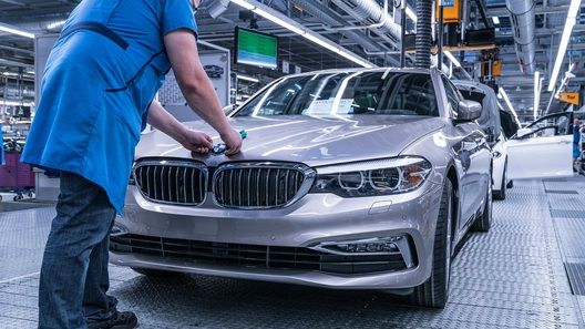 BMW собирается построить завод в России.